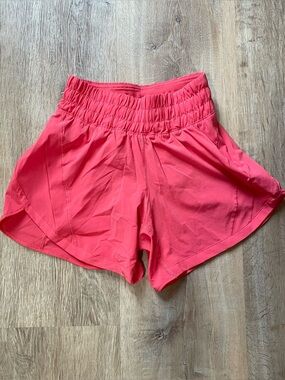 Like new lululemon track that short 5”
